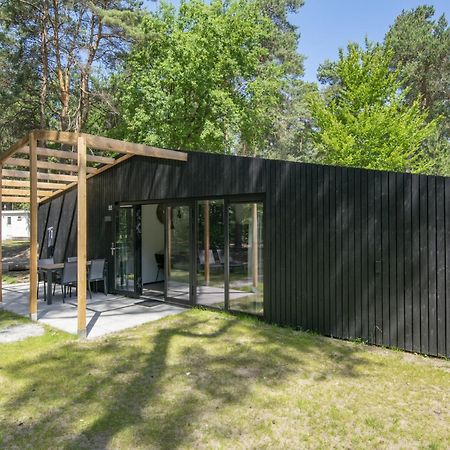 Modern Chalet With Wellness, In A Holiday Park At 12 Km From Eindhoven Mierlo Exterior foto