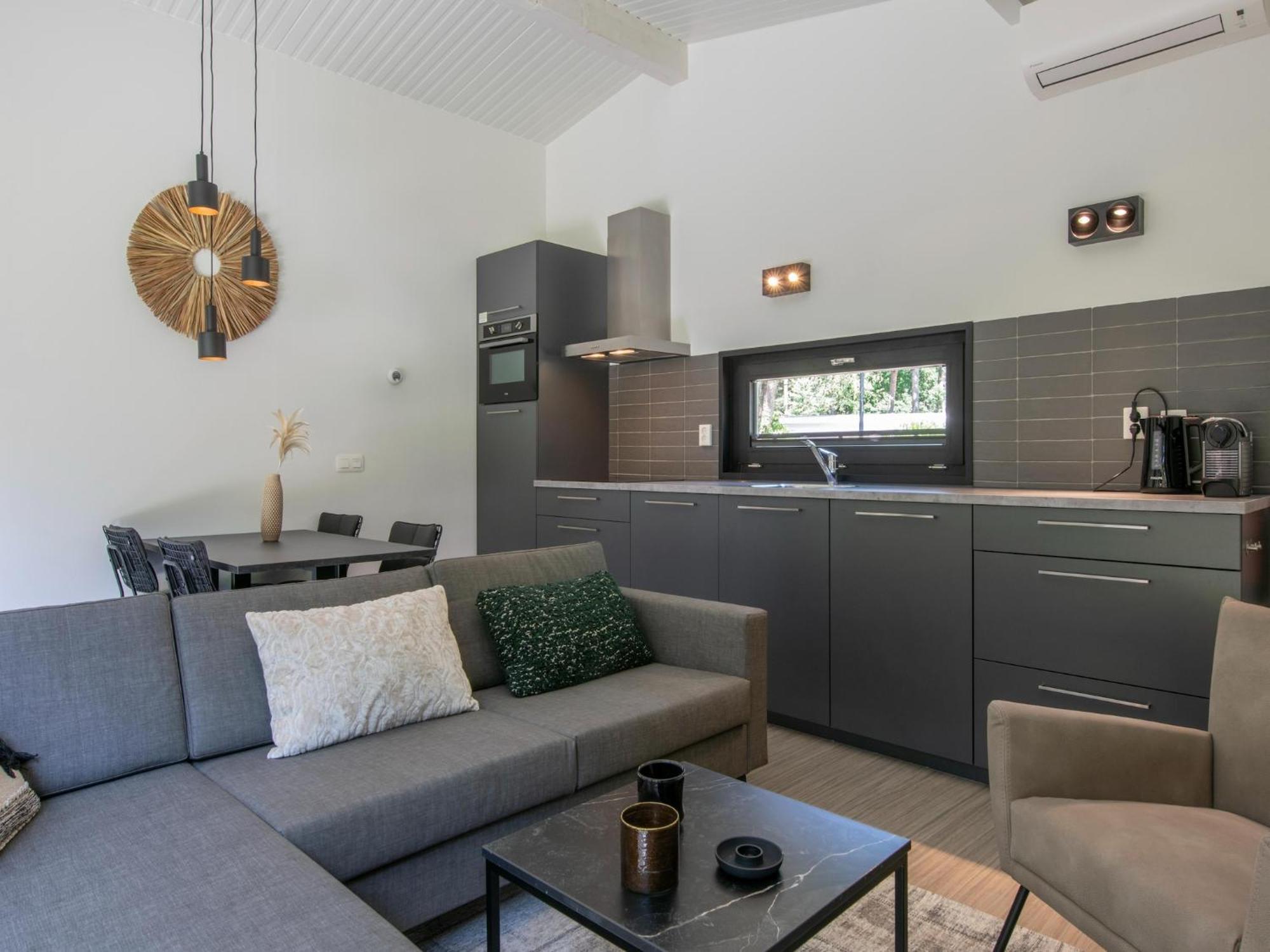 Modern Chalet With Wellness, In A Holiday Park At 12 Km From Eindhoven Mierlo Exterior foto