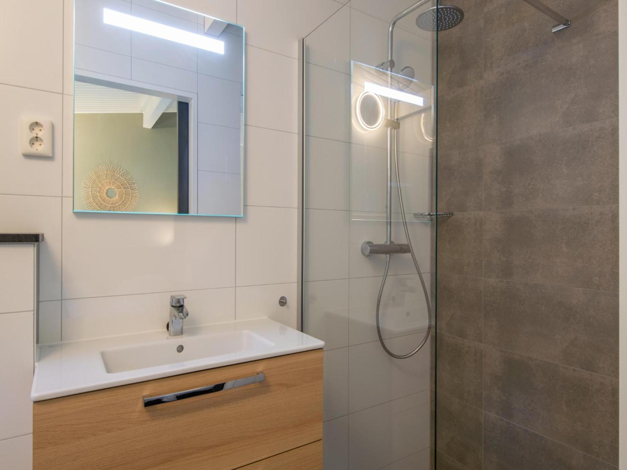 Modern Chalet With Wellness, In A Holiday Park At 12 Km From Eindhoven Mierlo Exterior foto